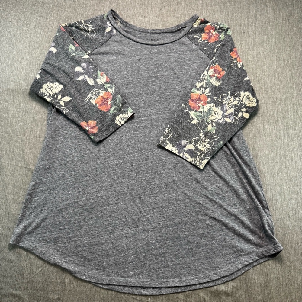 Torrid Gray Floral Raglan Sleeve T Shirt Size 2X Classic Fit 3/4 Sleeves Women’s